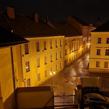 Velke Studio Na Velkem Namesti S Vybavenou Kuchyni Hradec Králové Exterior foto